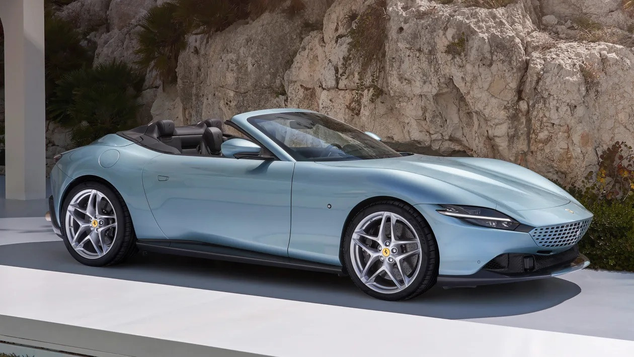 Ferrari Roma Spider 2023 року