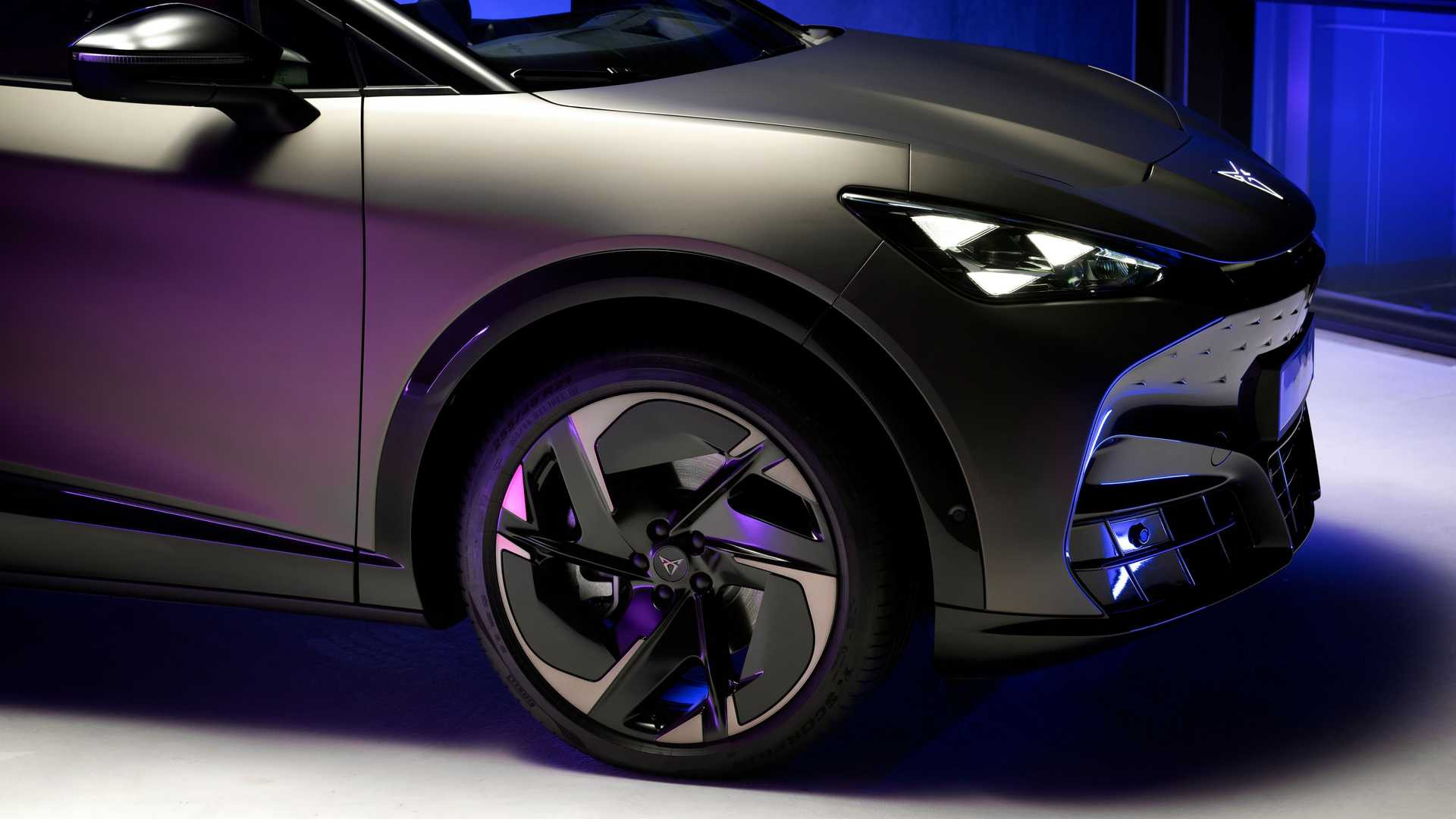 Cupra Tavascan 2024 року