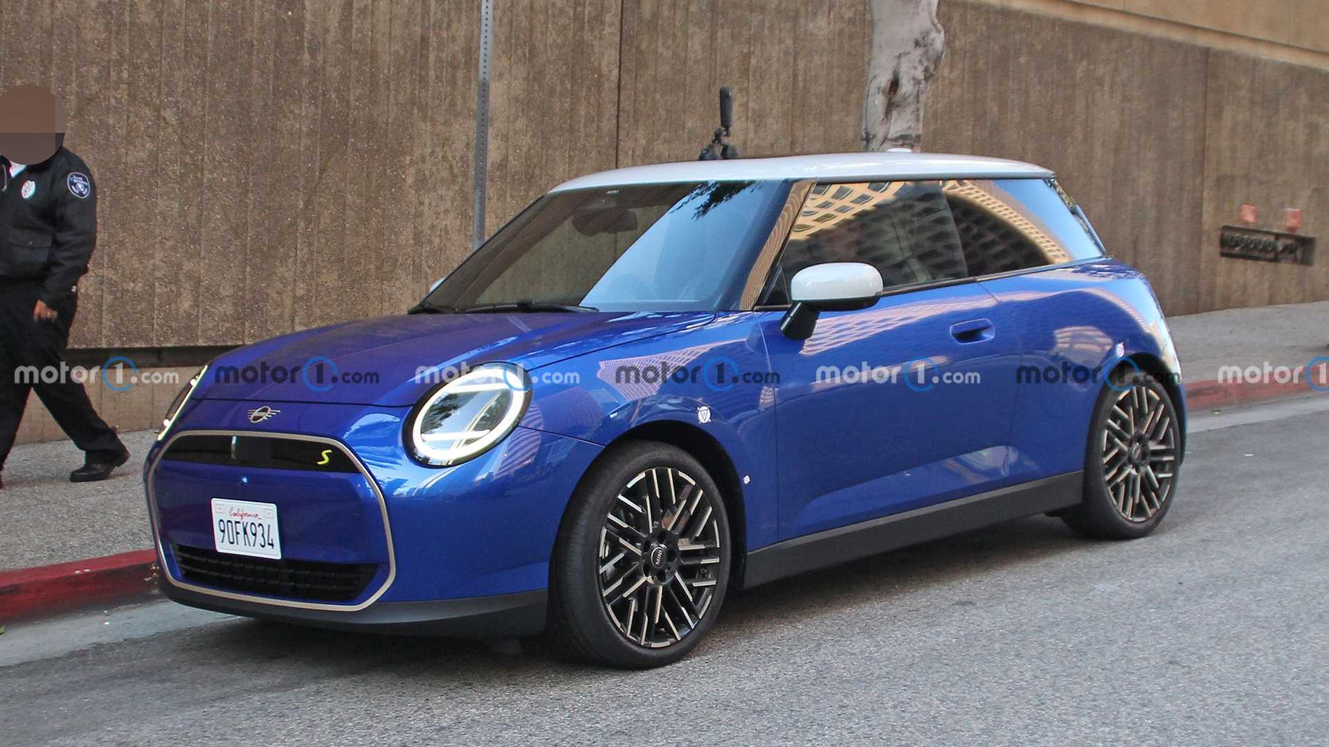Mini Cooper 2024 року