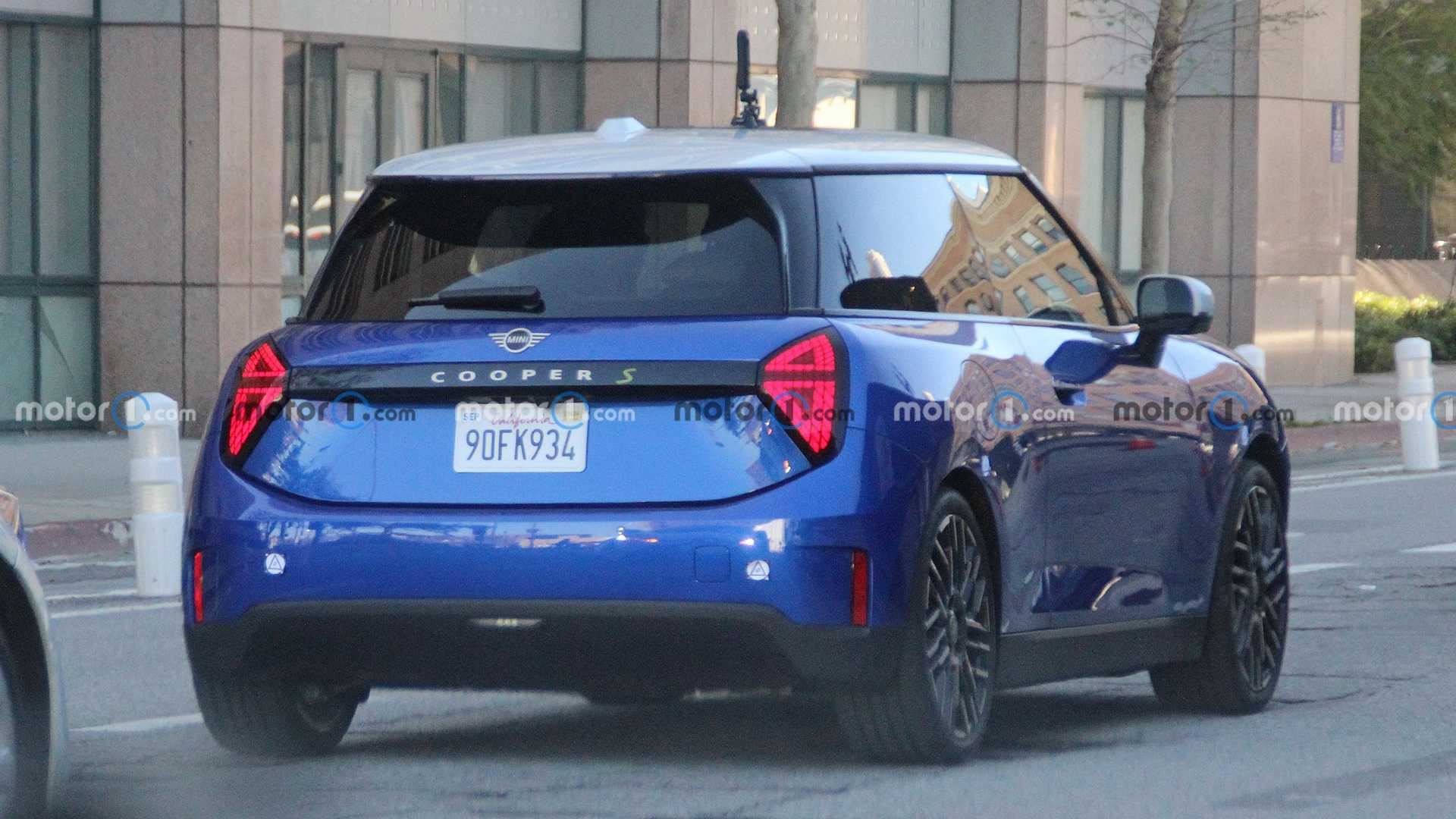Mini Cooper 2024 року