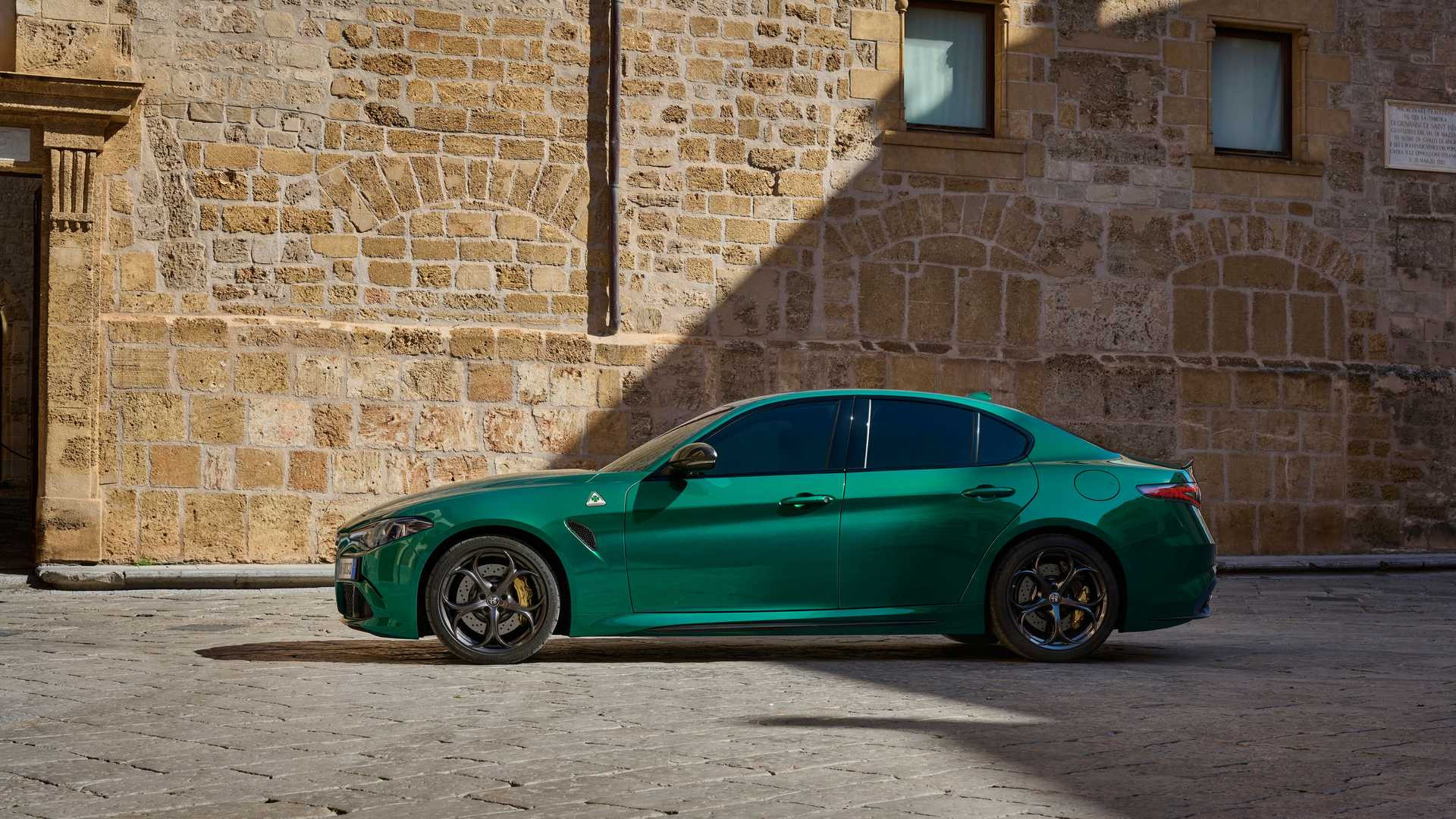 Alfa Romeo Giulia Quadrifoglio 100th Anniversario