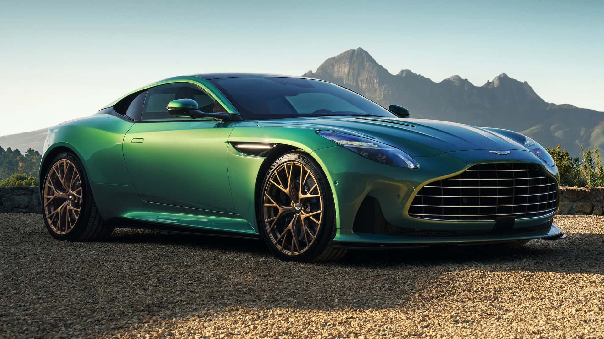 Aston Martin DB12