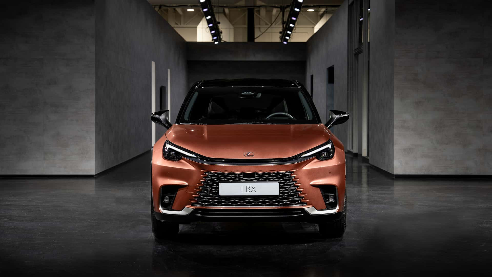 Lexus LBX 2024 року