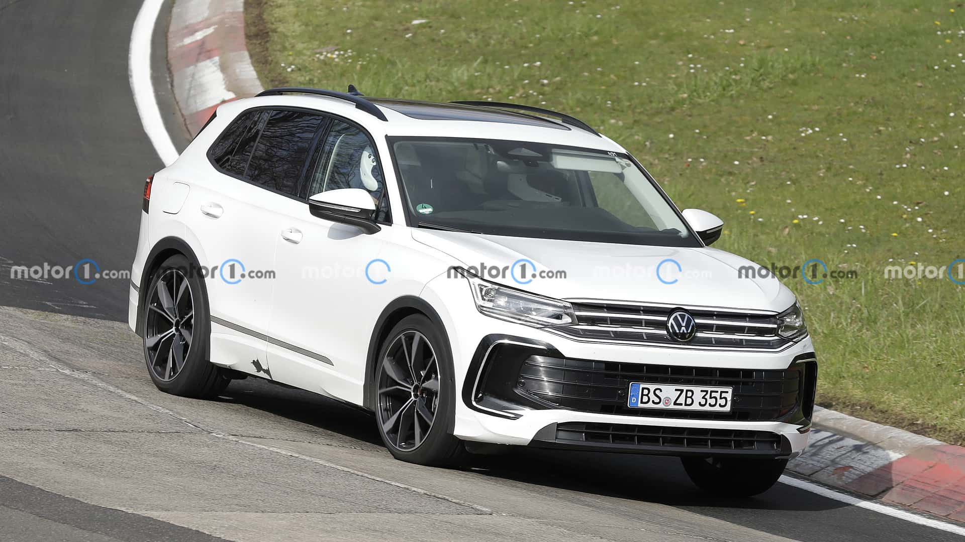 Volkswagen Tiguan 2024 року