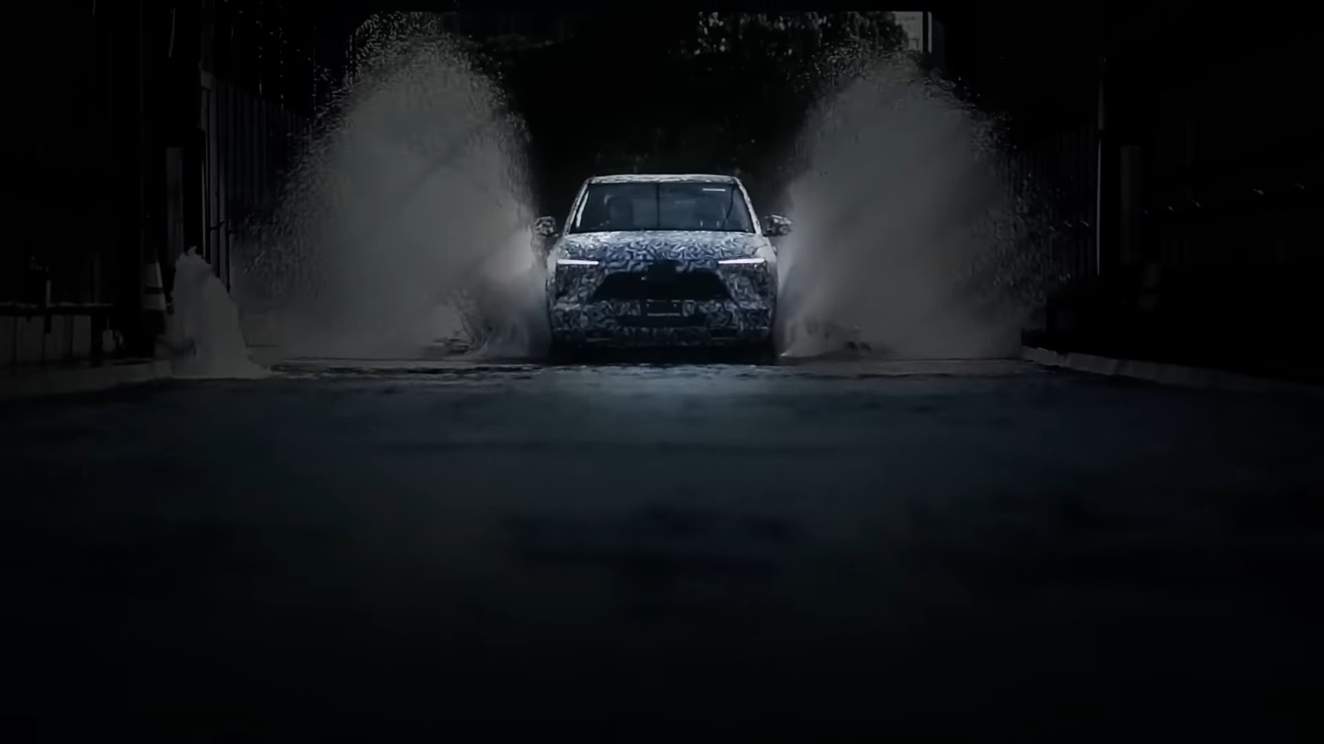 Mitsubishi кросовер 2024 року