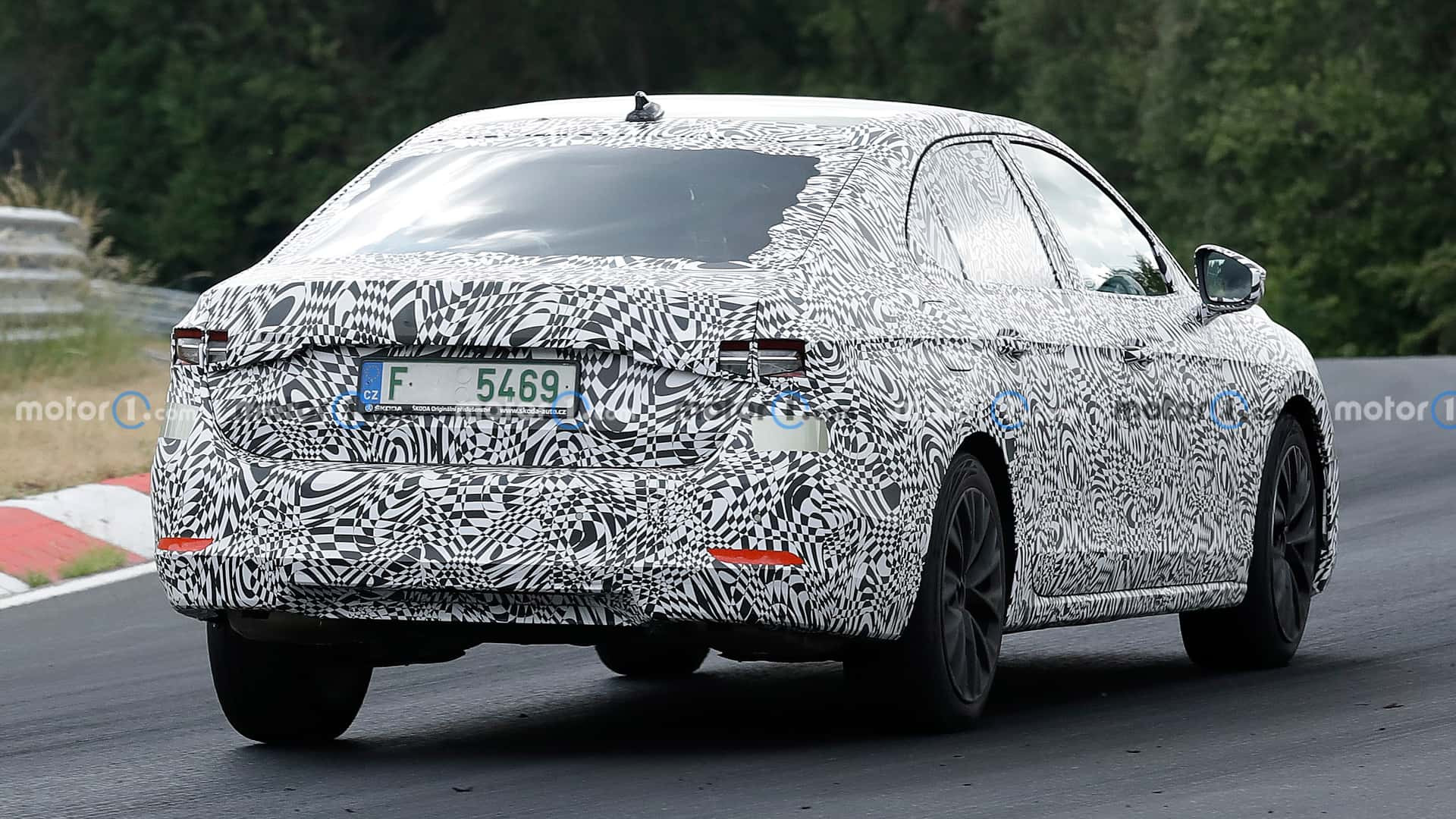 Skoda Superb (седан) 2024 року