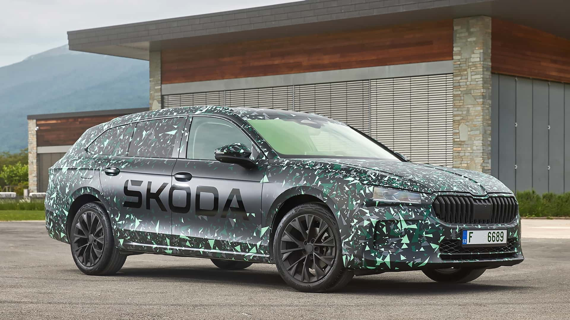 Skoda Superb 2024 року