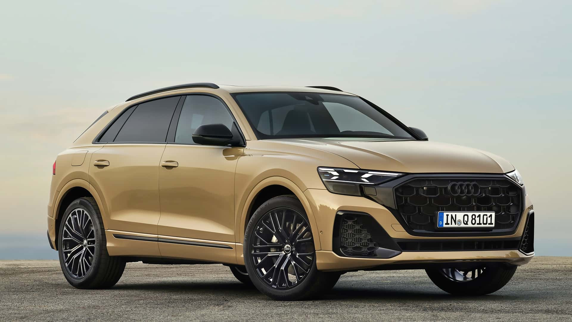 Audi Q8 2023 року