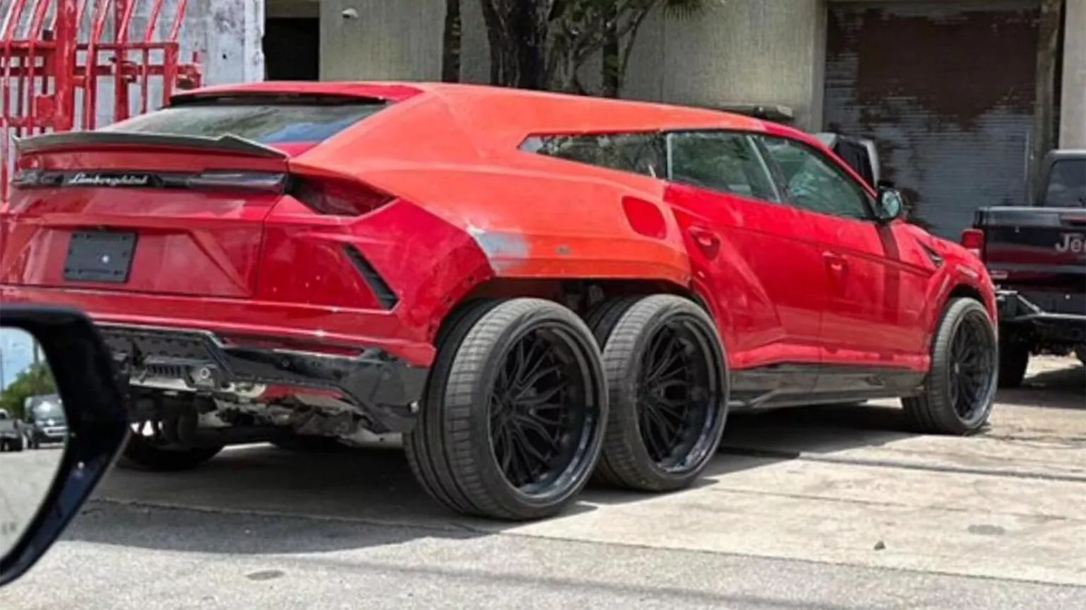 Lamborghini Urus 6x6