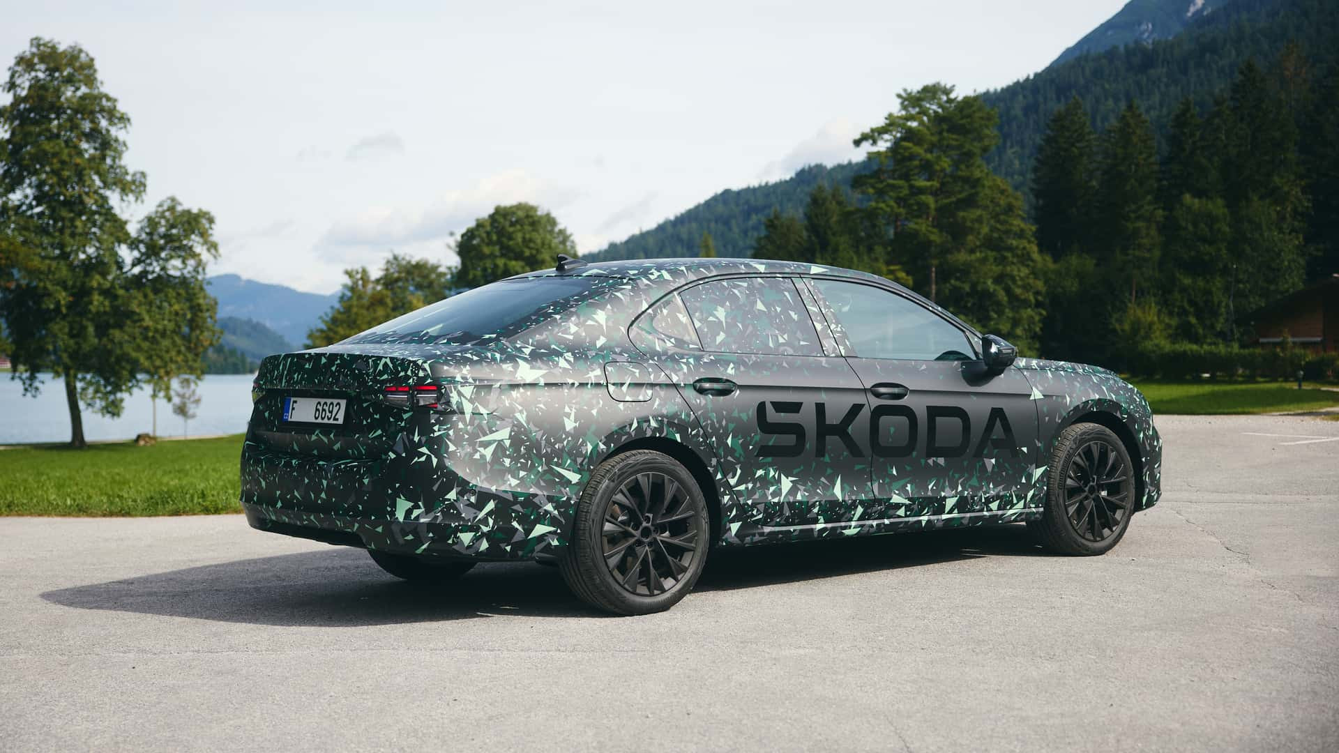 Skoda Superb (ліфтбек) 2024 року