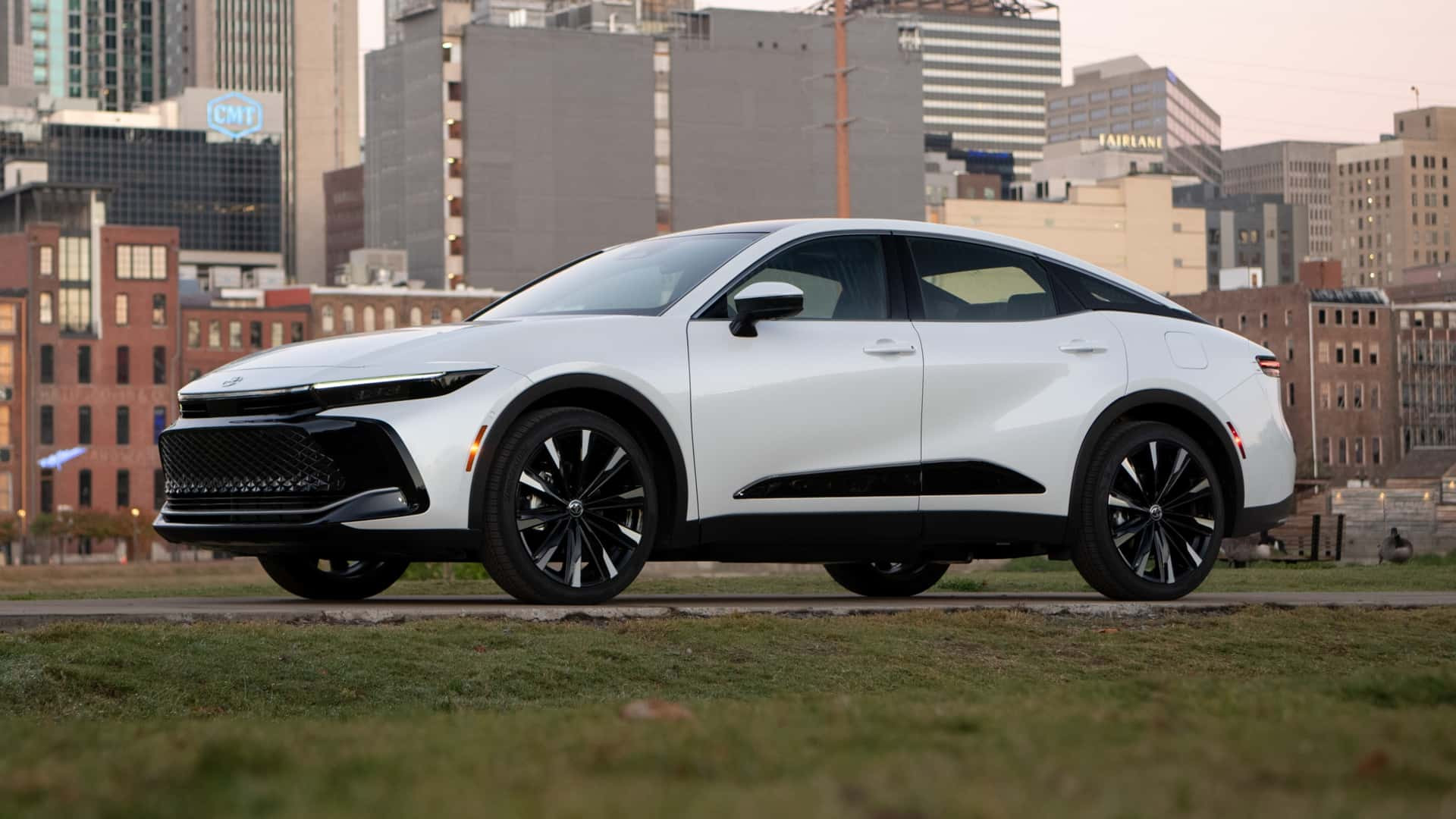 Toyota Crown 2024 року