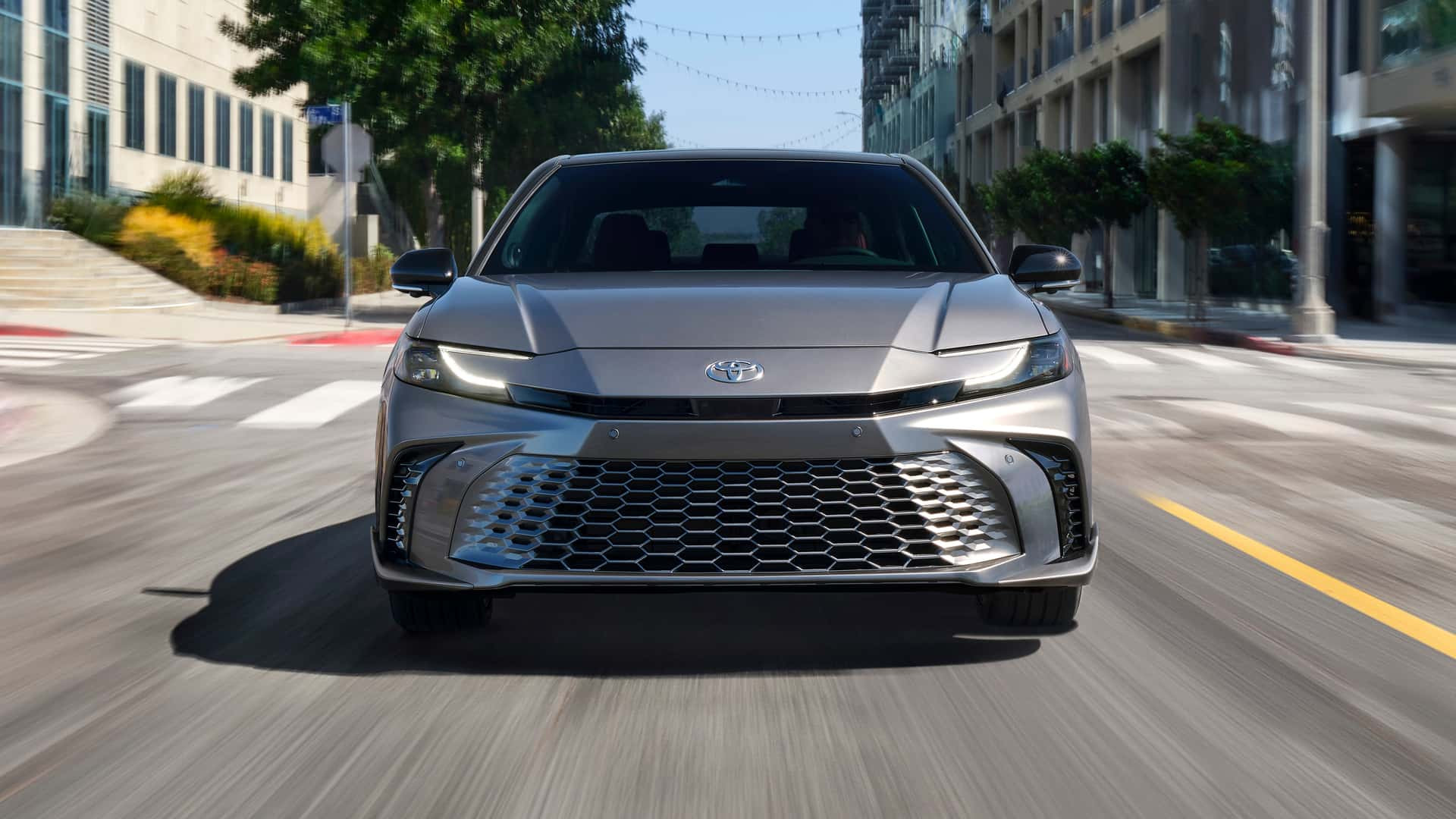Toyota Camry 2025 року
