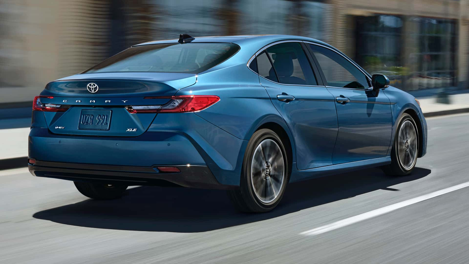 Toyota Camry 2025 року