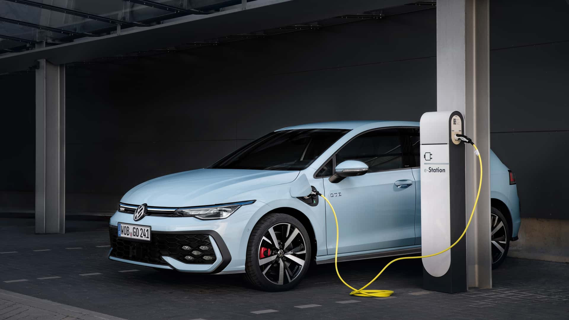 Volkswagen Golf GTE 2024 року