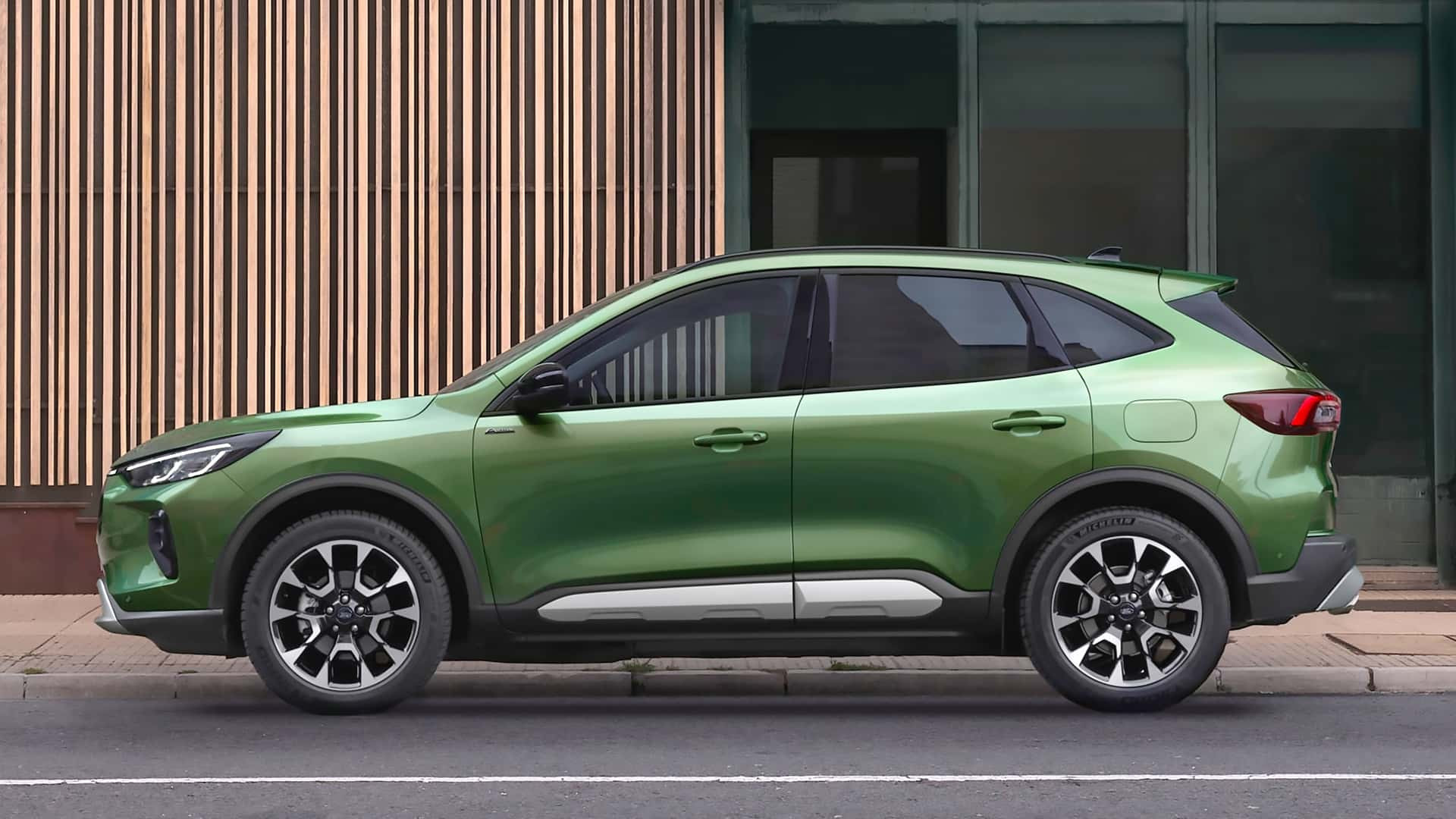 Ford Kuga 2024 року
