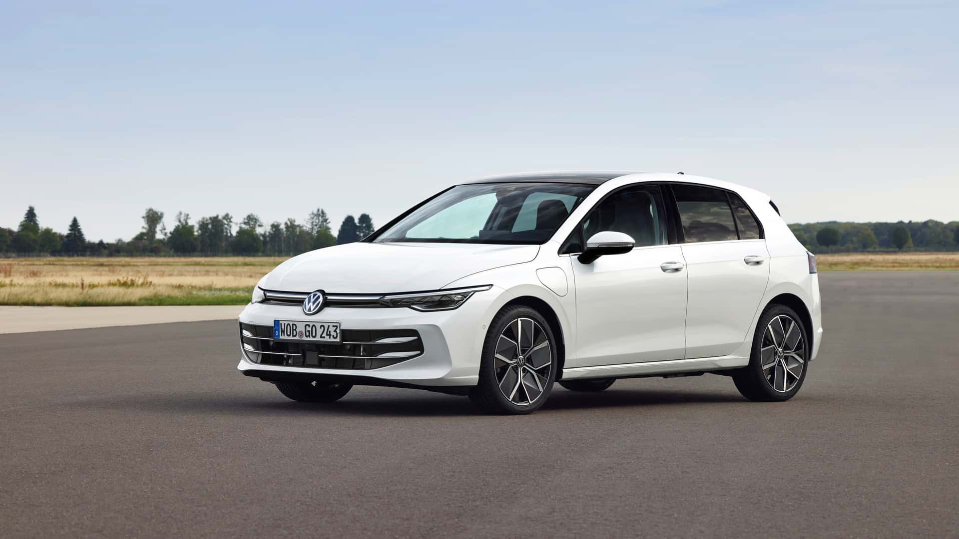 Volkswagen Golf eHybrid 2024 року