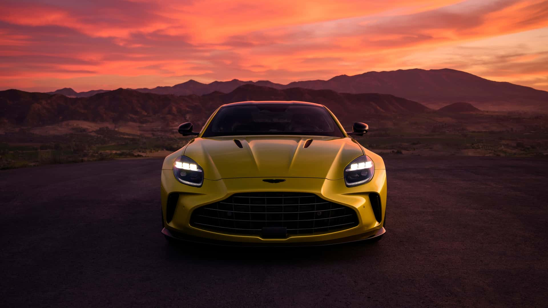 Aston Martin Vantage 2025 року