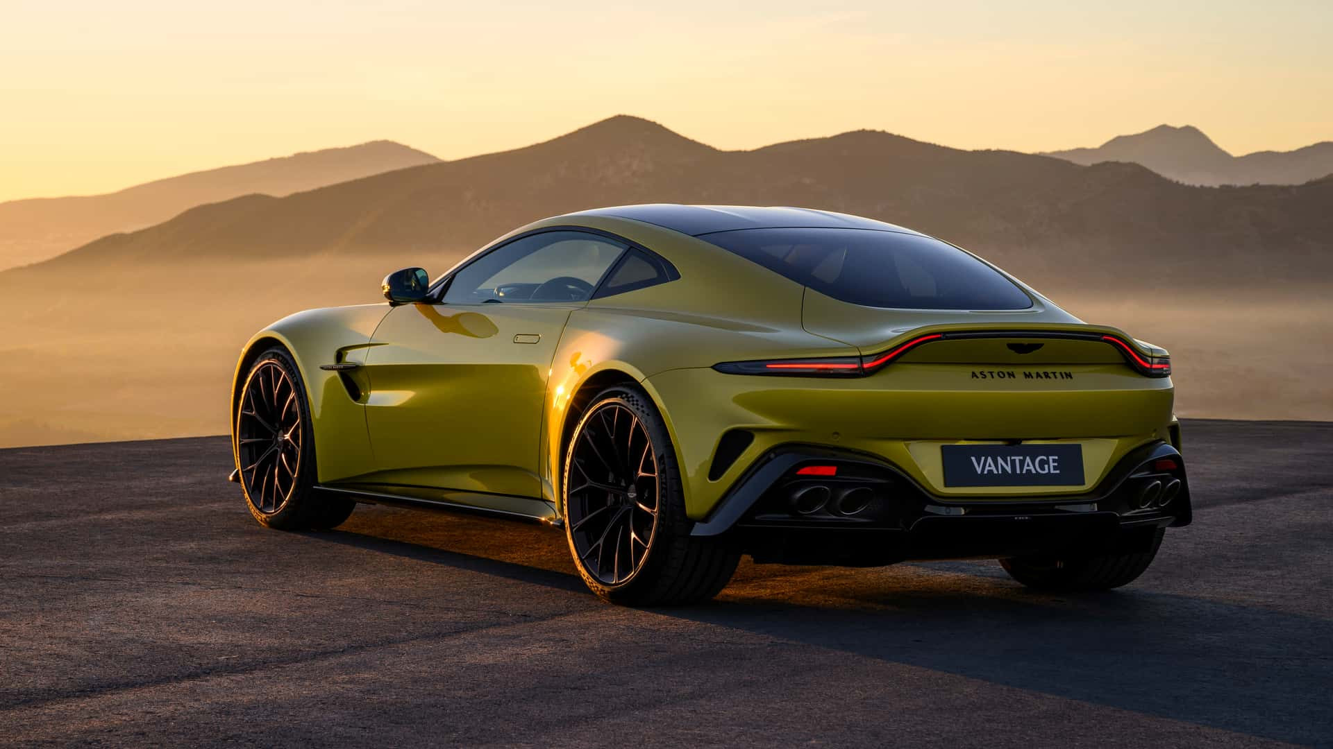Aston Martin Vantage 2025 року