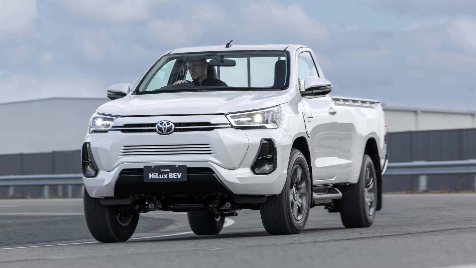 Toyota Hilux Revo BEV