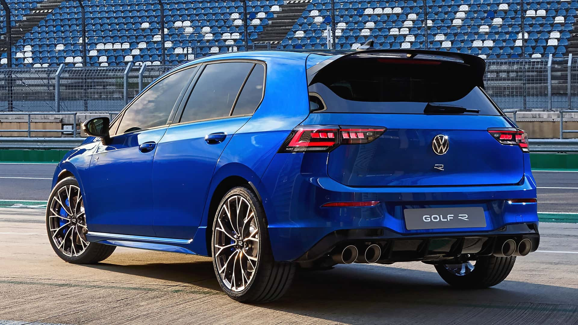 Volkswagen Golf R 2024 року