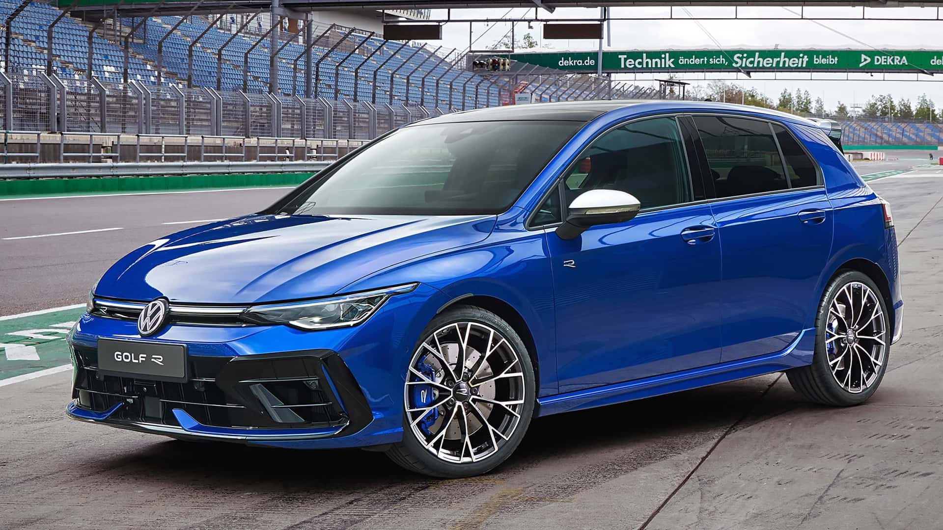 Volkswagen Golf R 2024 року