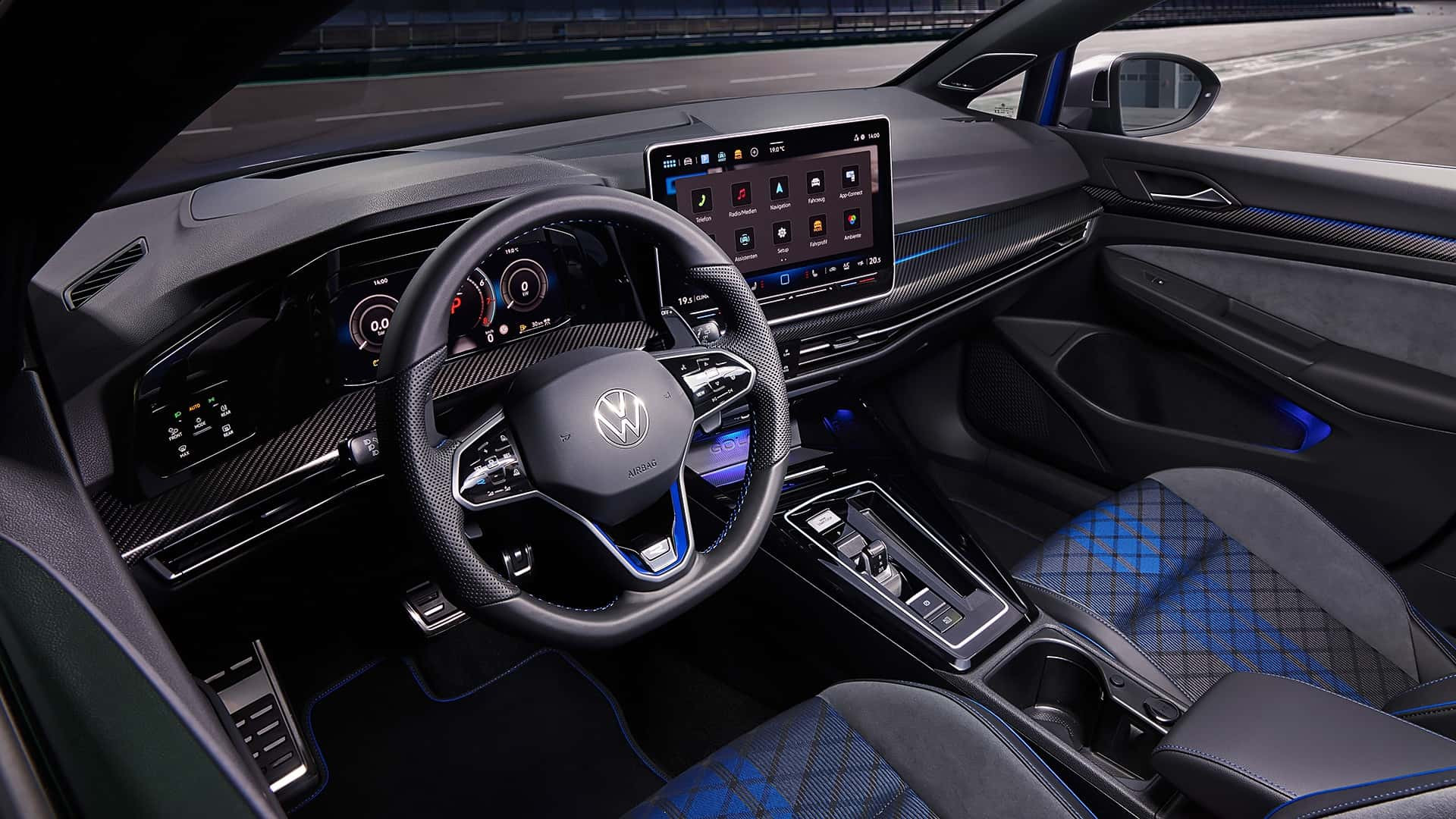Volkswagen Golf R 2024 року