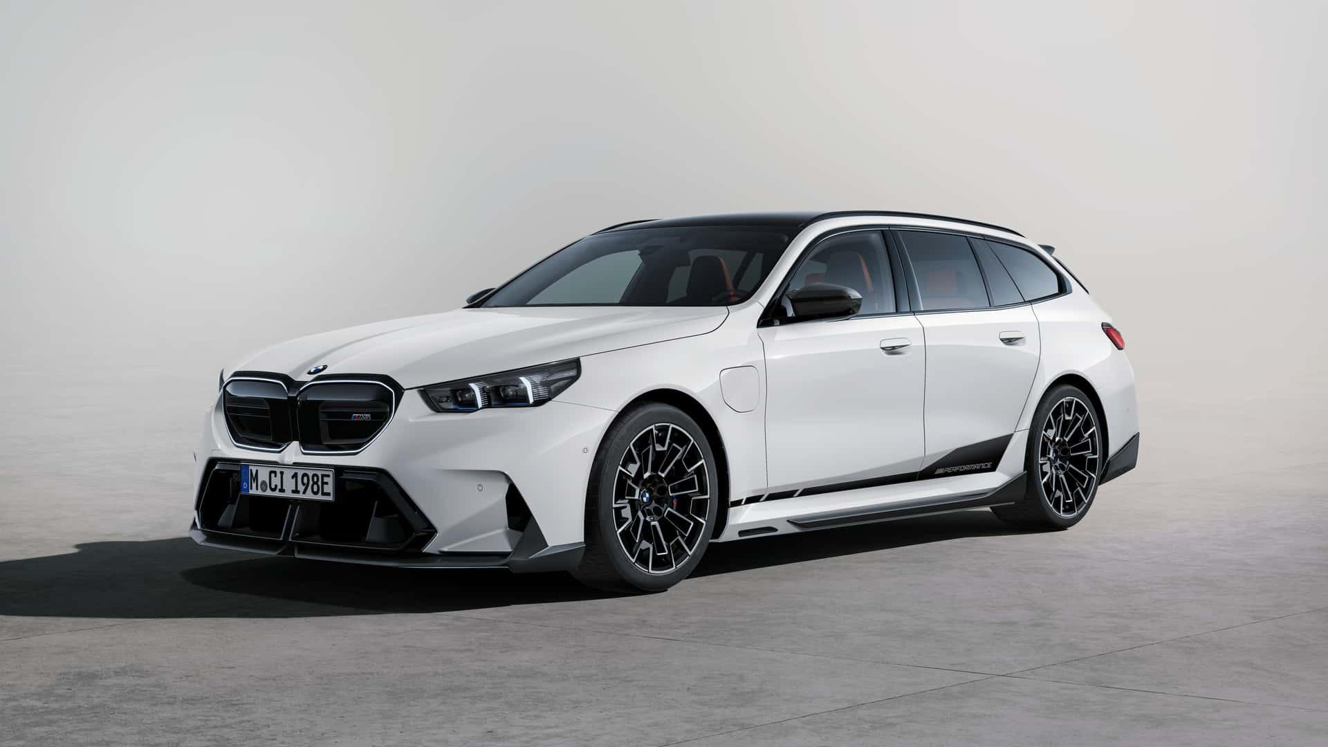 BMW M5 Touring 2024 року
