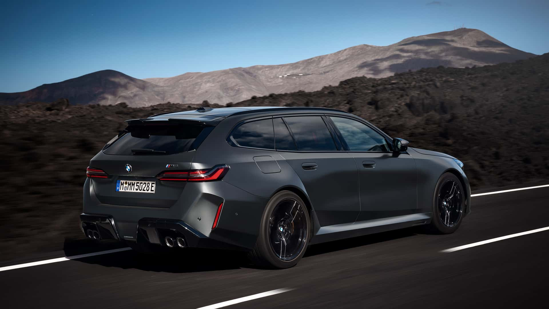 BMW M5 Touring 2024 року