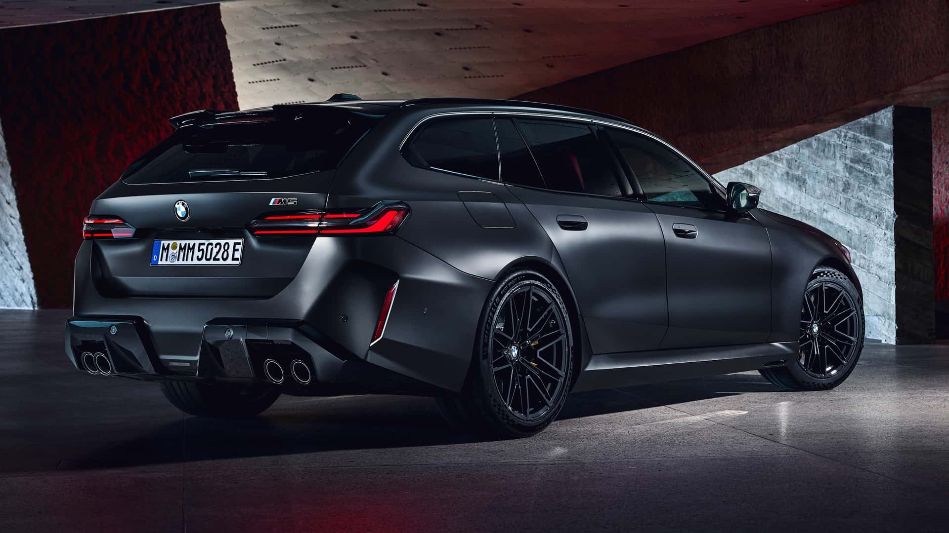 BMW M5 Touring 2024 року