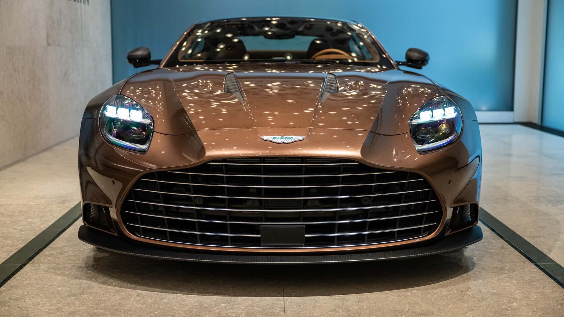Aston Martin Vanquish 2025 року