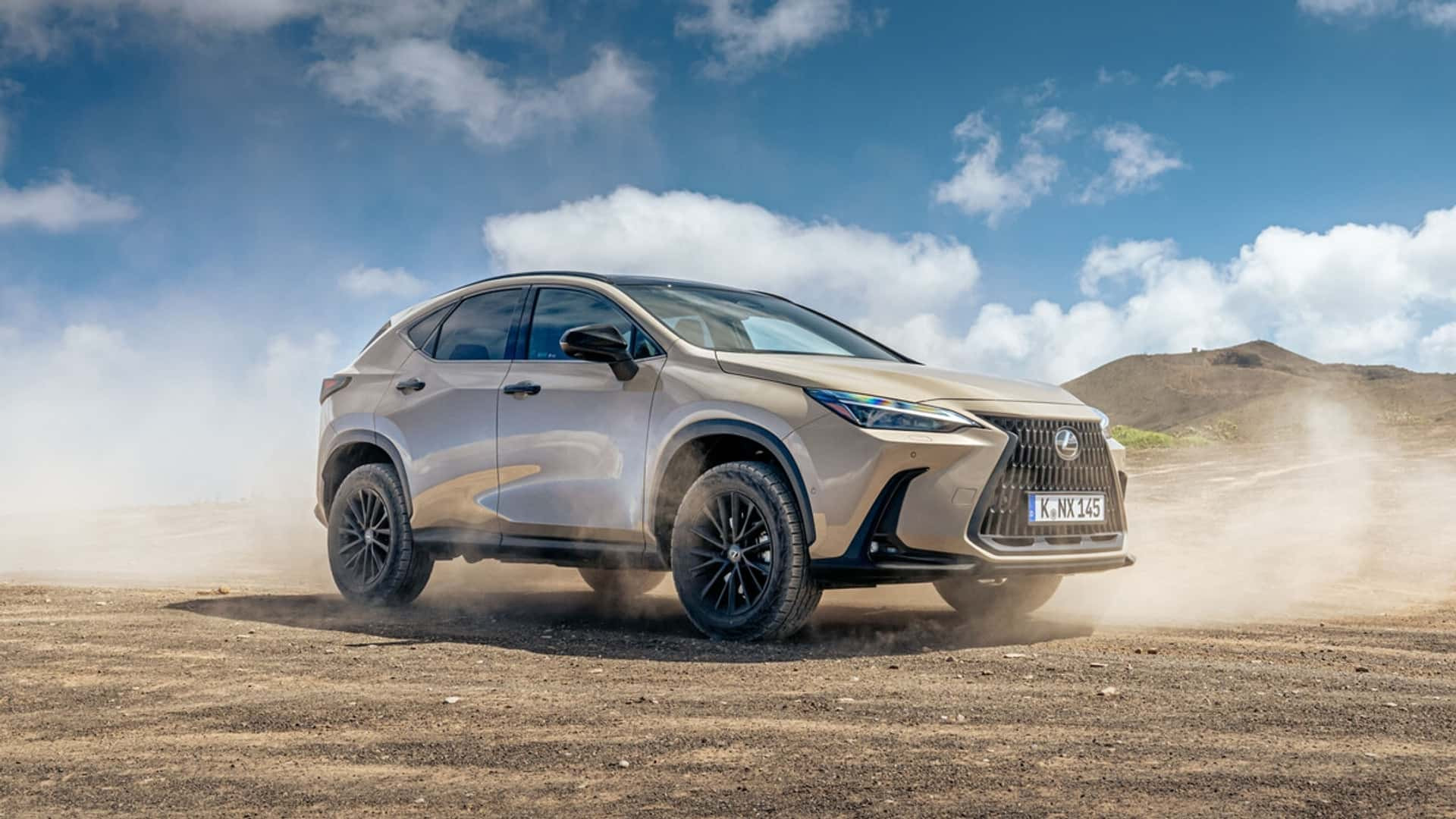 Lexus NX Overtrail 2025 року
