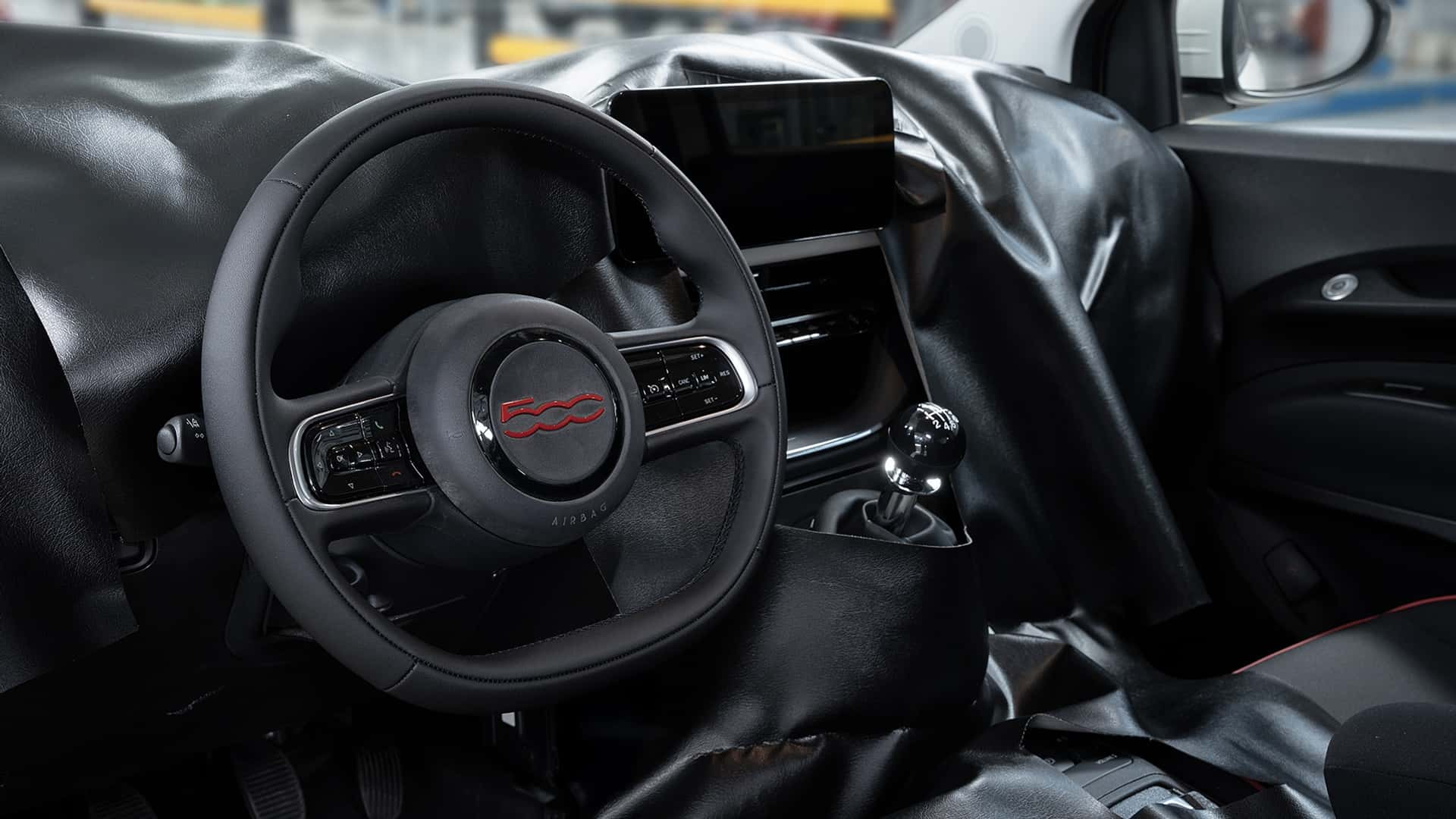 Fiat 500 Hybrid 2025 року