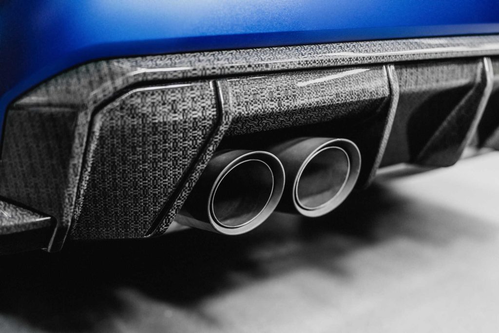 BMW M4 natural fiber