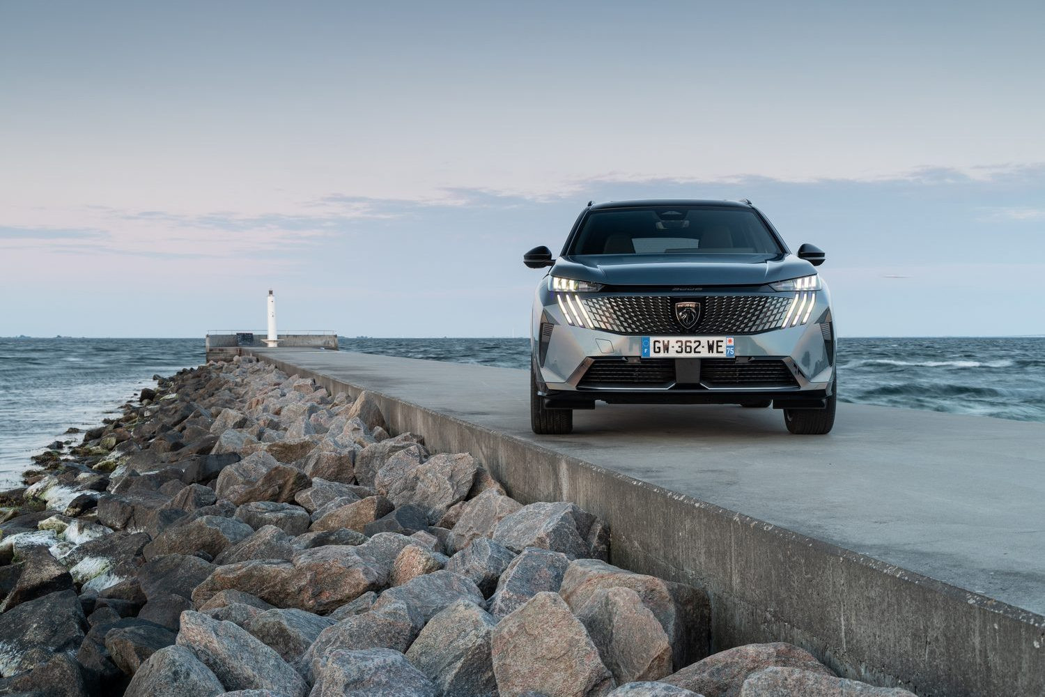 Peugeot 5008 2025 року