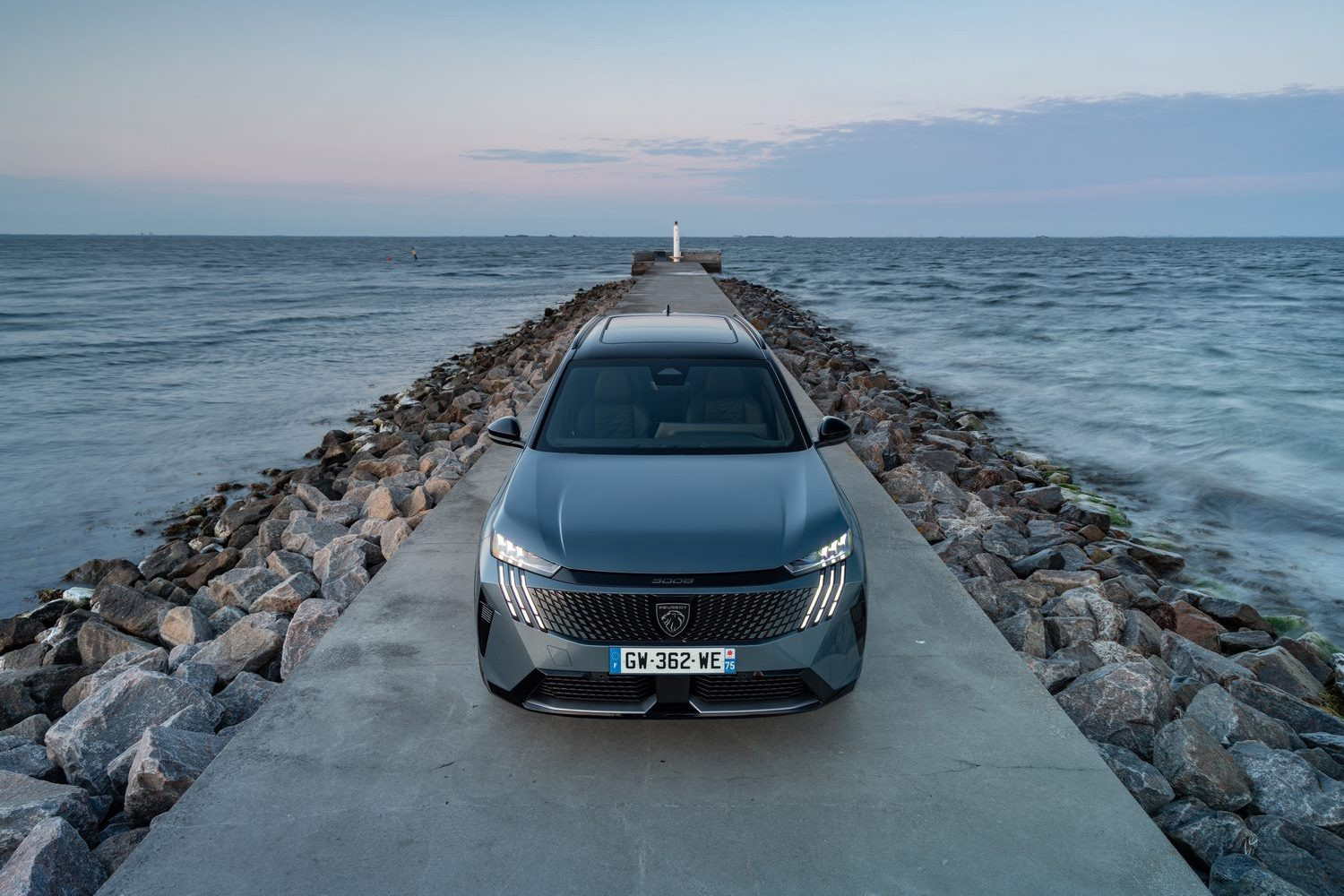 Peugeot 5008 2025 року