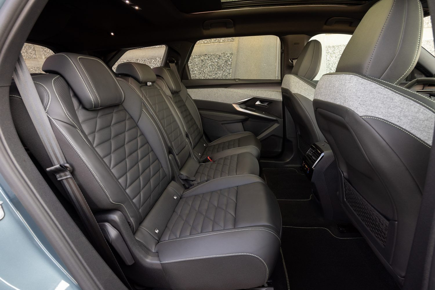 Peugeot 5008 2025 року