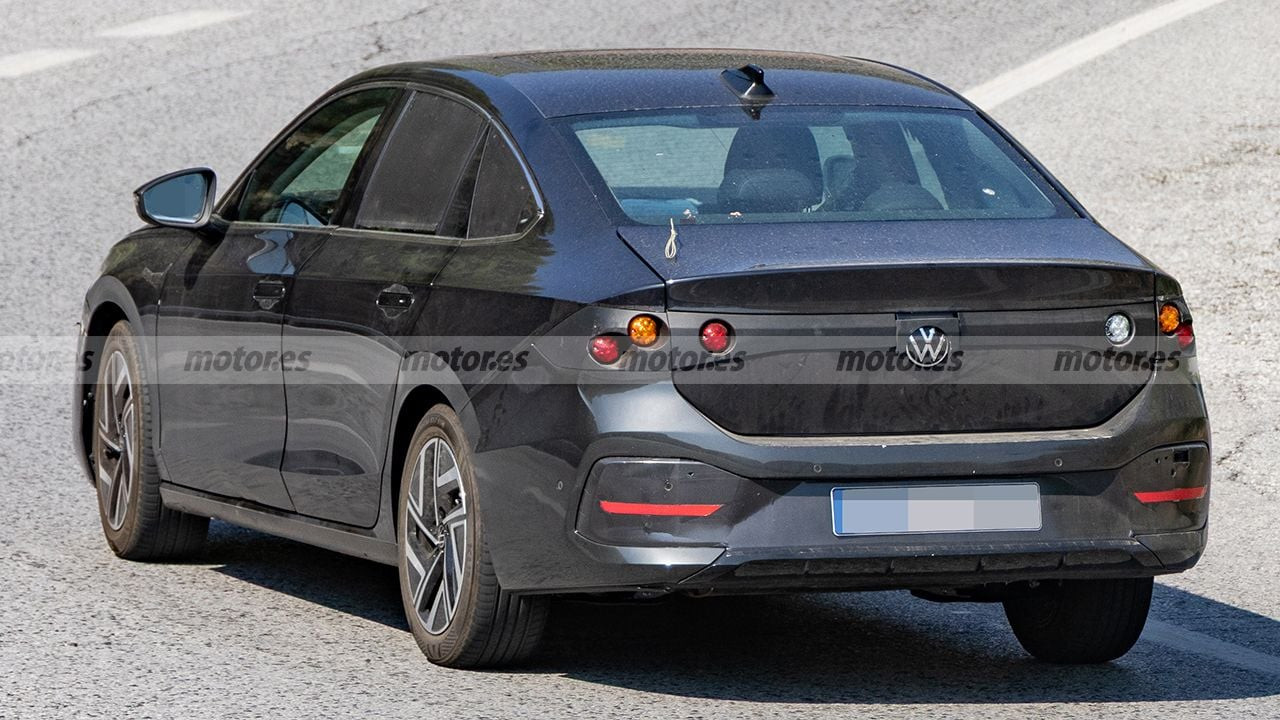 Volkswagen Magotan PHEV 2025 року