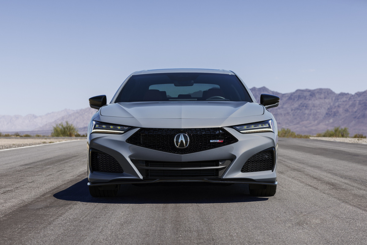 Седан Acura TLX знімають із виробництва