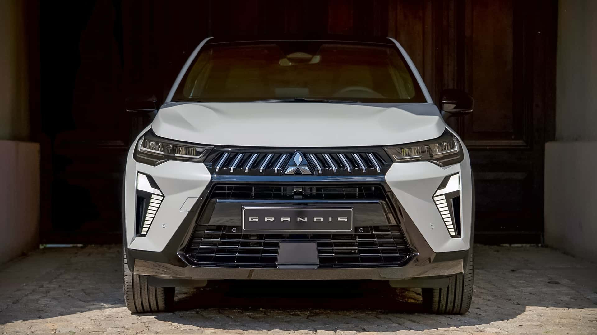 Mitsubishi Grandis 2025 року