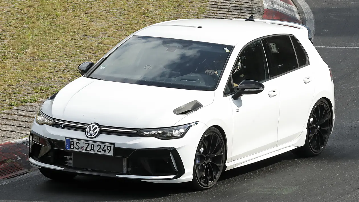 Volkswagen Golf R 2025 року