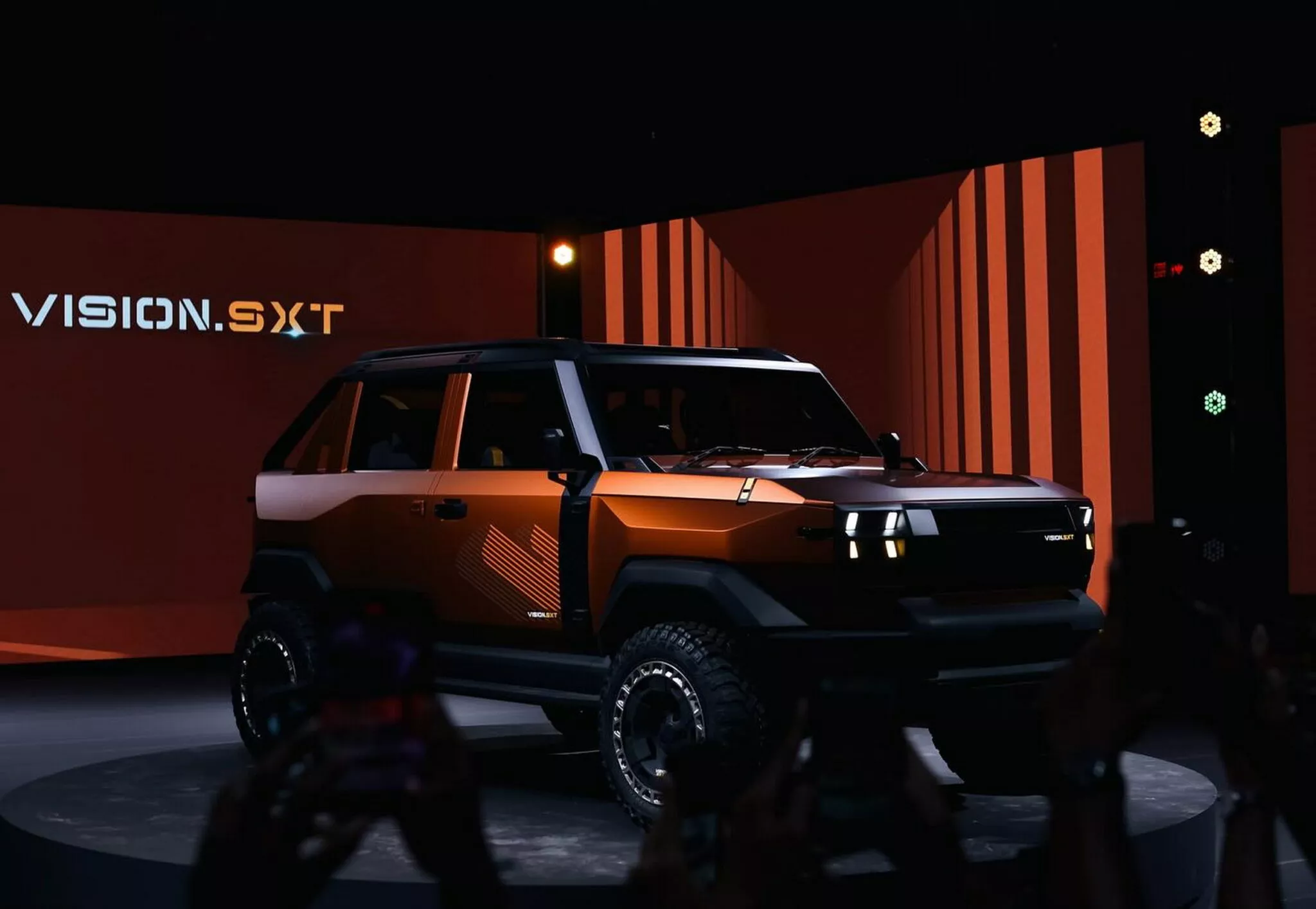 Mahindra Vision.SXT
