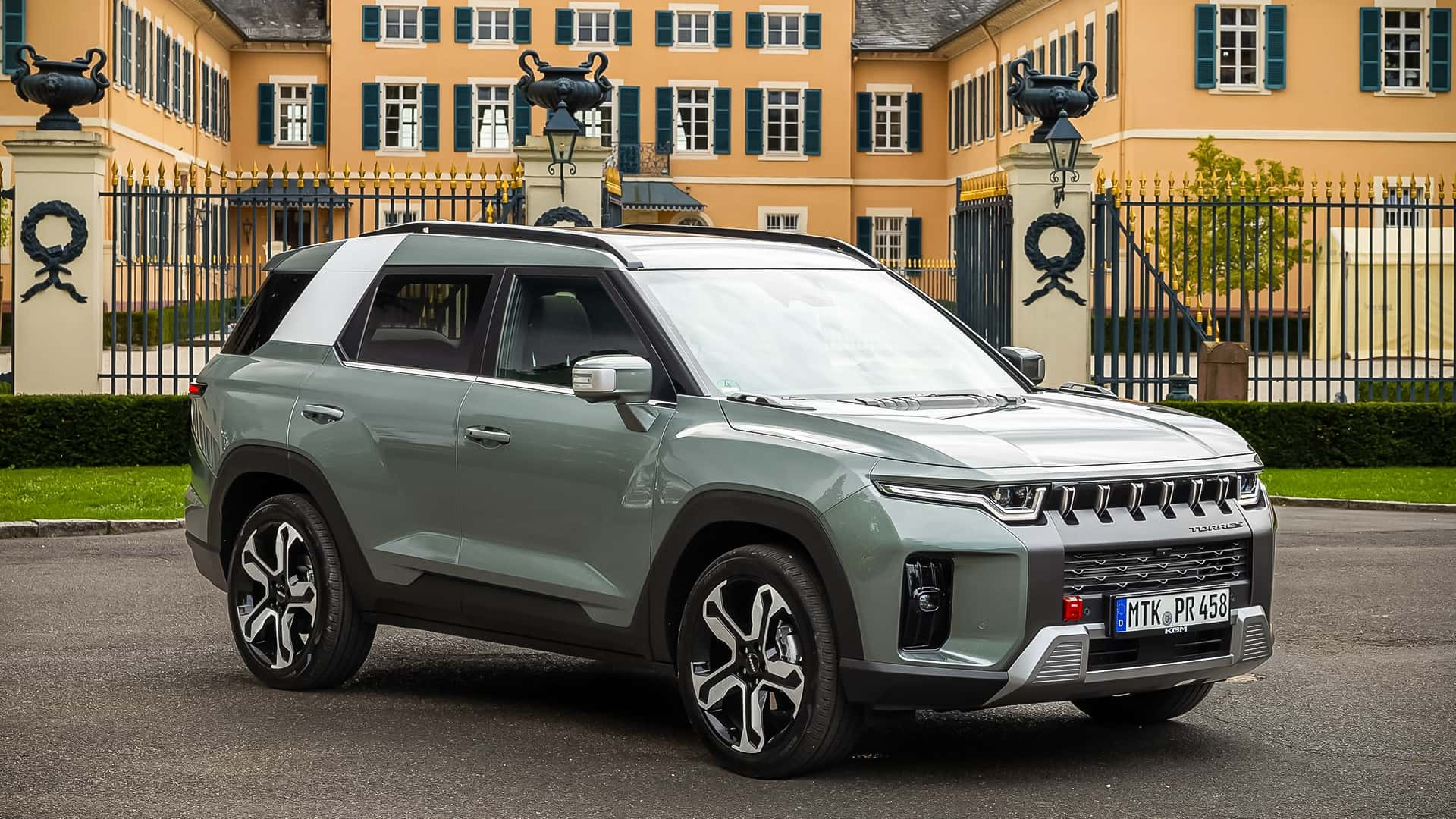 KGM Torres Hybrid 2025 року
