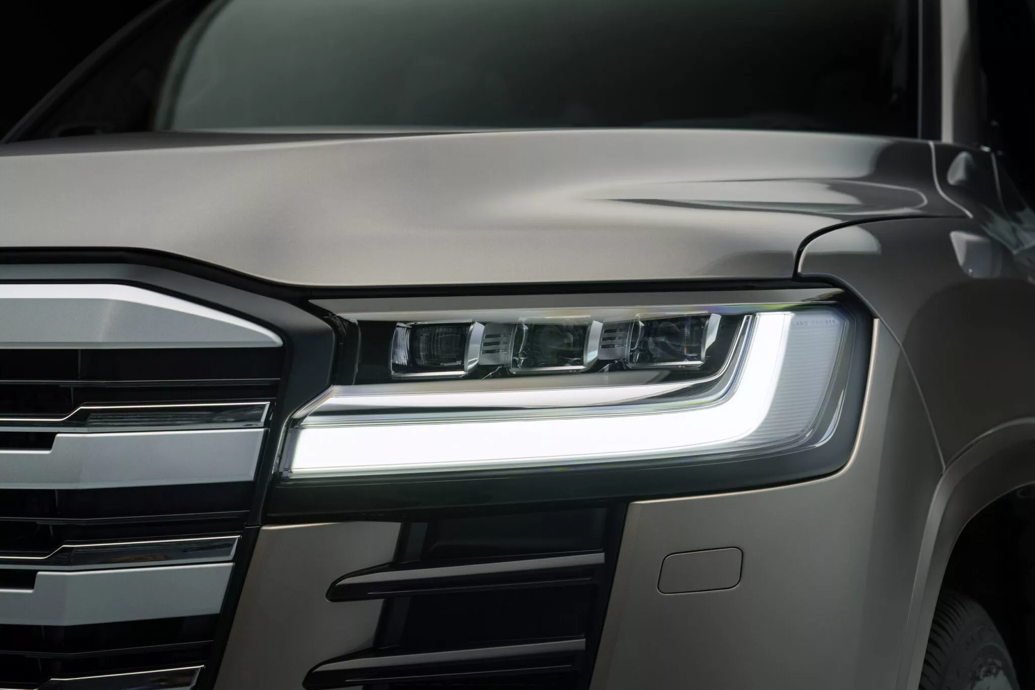 Toyota Land Cruiser 300 Hybrid 2026 року