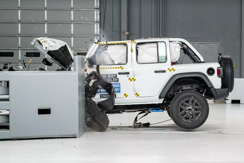 Jeep Wrangler краш-тест 2026