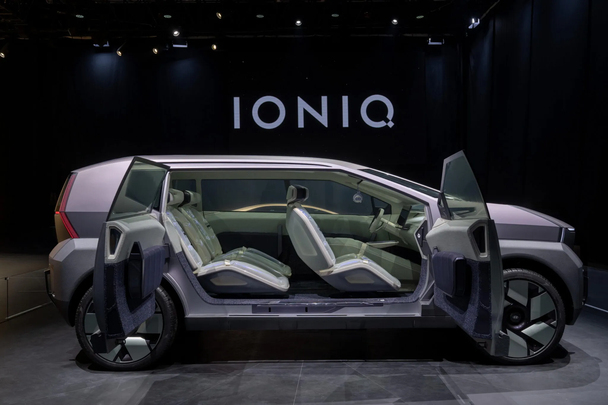 Hyundai Ioniq V