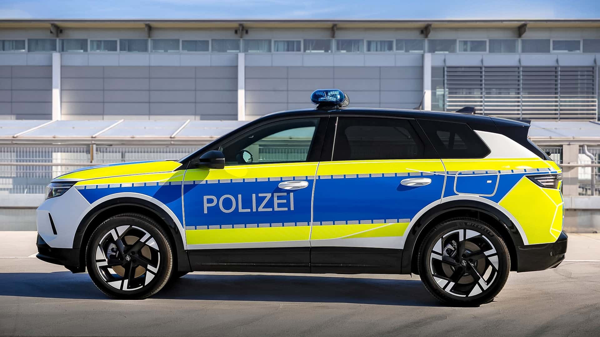 Поліцейський Opel Grandland 2026 року