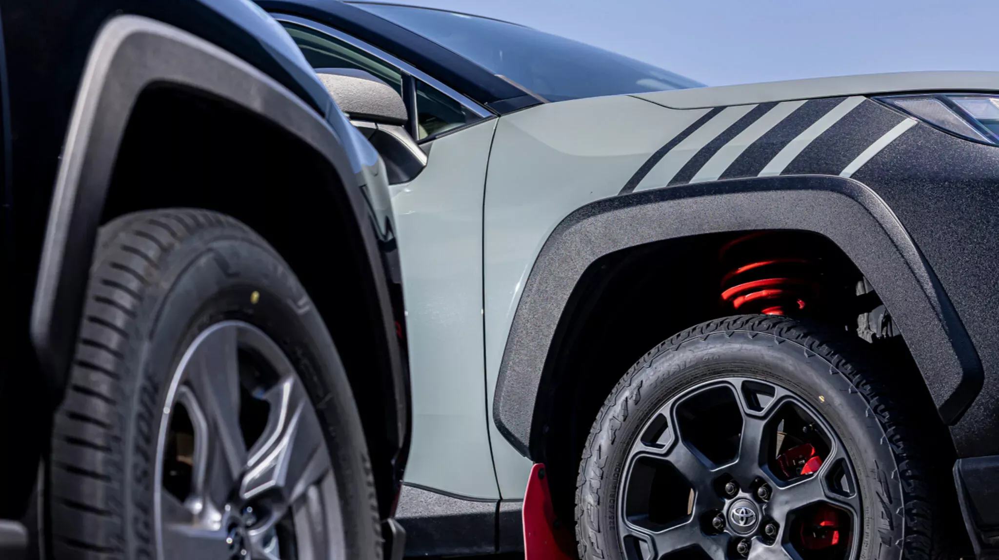 Toyota RAV4 позашляховик