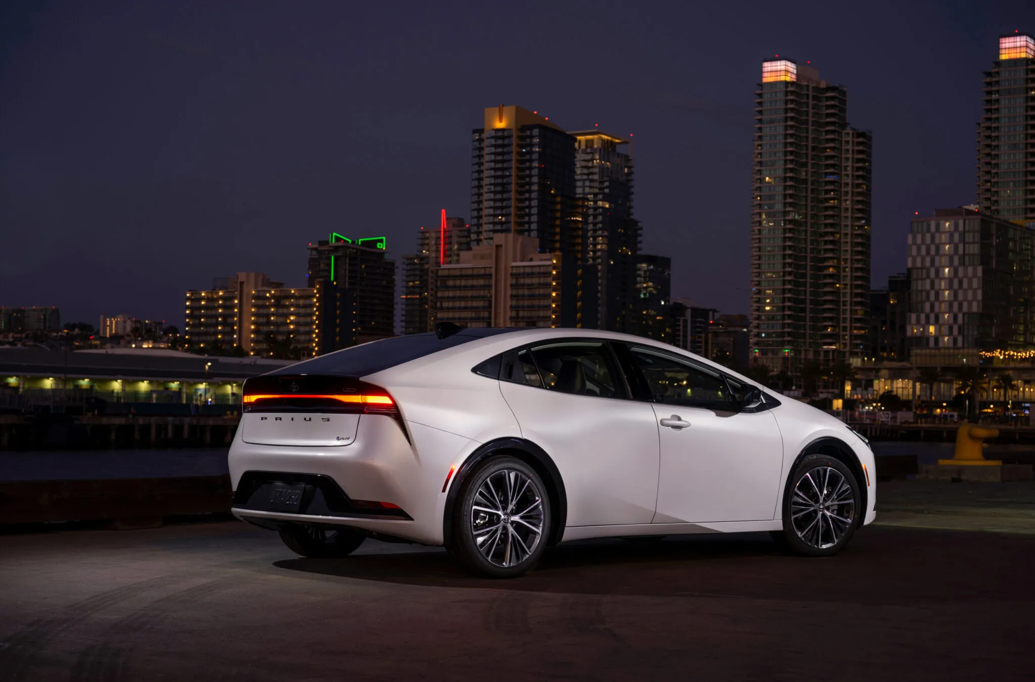 Toyota Prius 2027 року