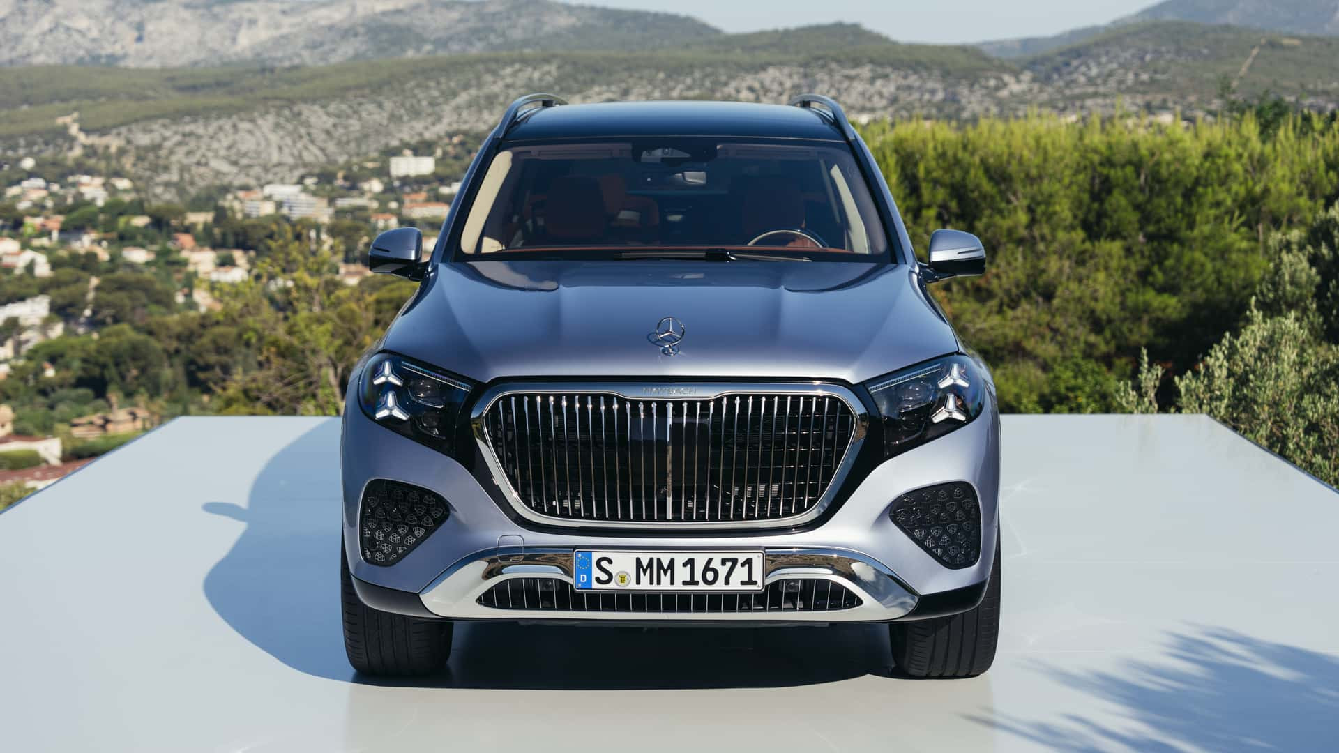 Mercedes Maybach GLS 680 2027 року