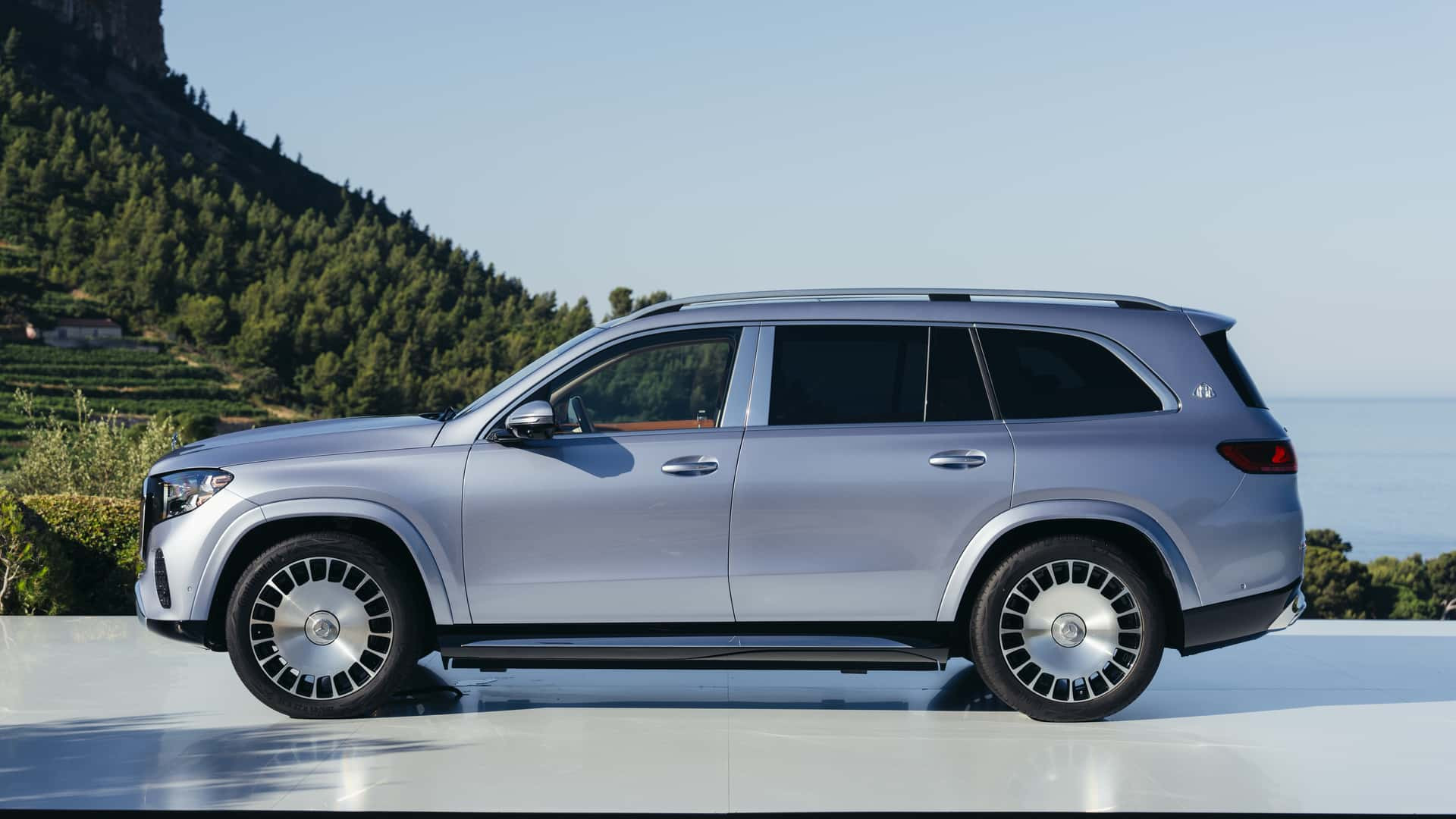 Mercedes Maybach GLS 680 2027 року